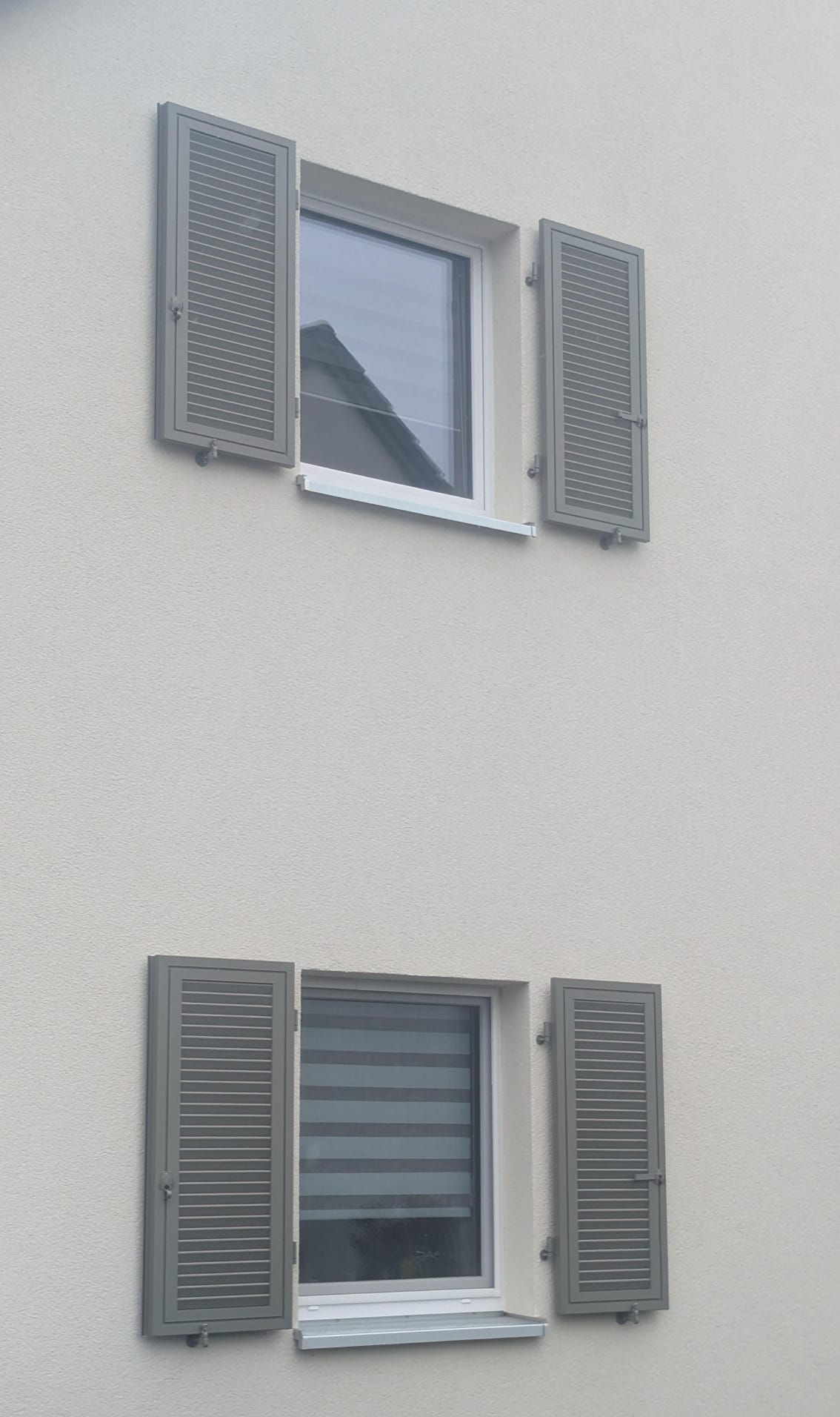 Fenster mit Klappläden