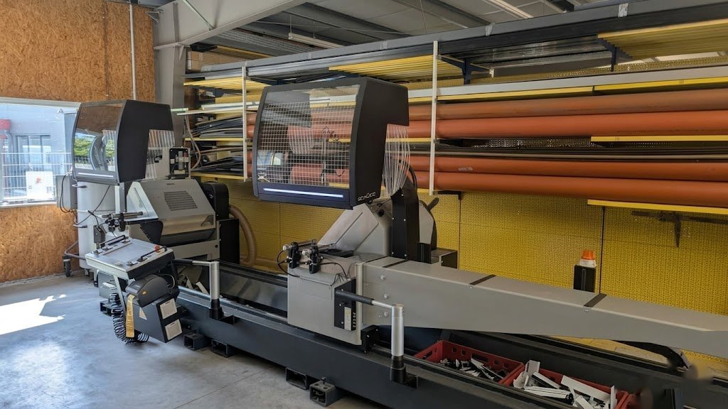 SCHÜCO Produktionsmaschine